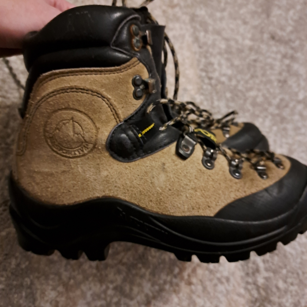 La Sportiva Mountaineering Boots 41